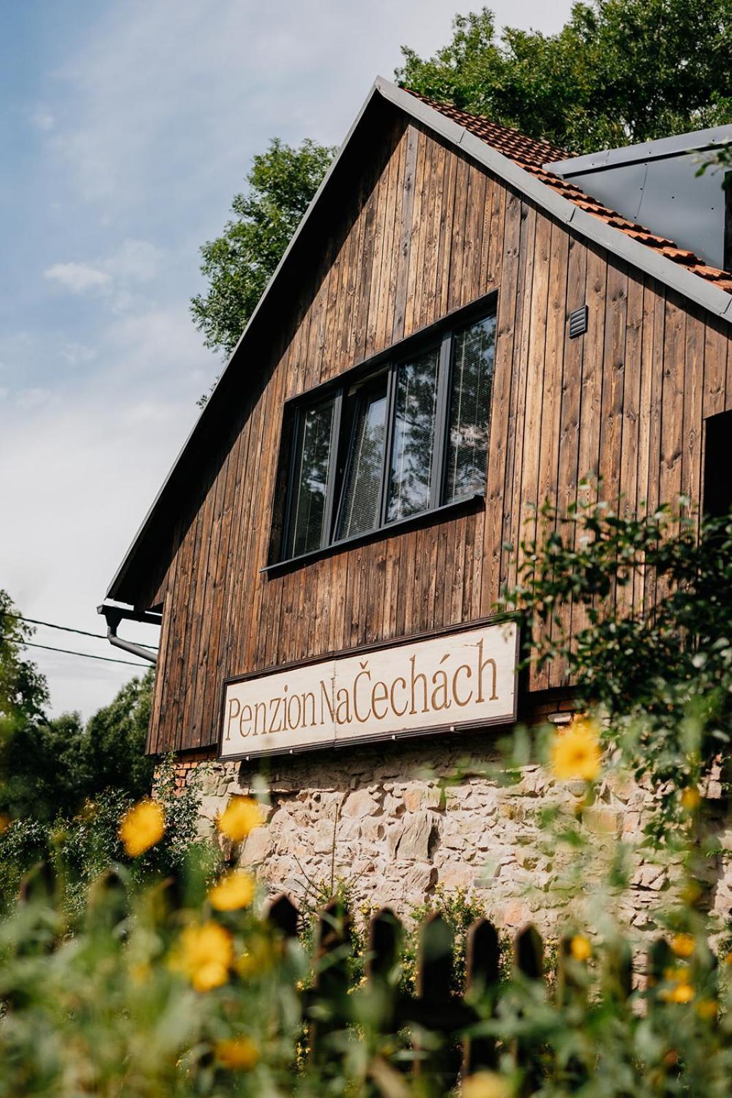 فندق Restaurant A Penzion Na Cechach Korouhev المظهر الخارجي الصورة