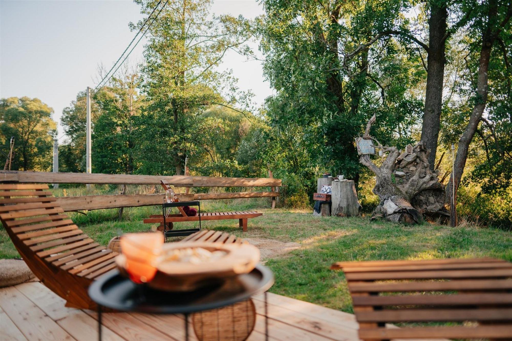 فندق Restaurant A Penzion Na Cechach Korouhev المظهر الخارجي الصورة